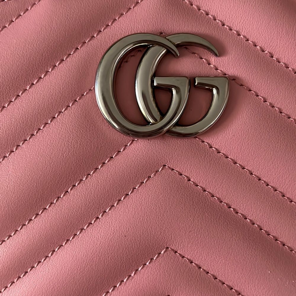 New Gucci Marmont 2.0 Calfskin Matelasse Makeup Bag - Picture 7 of 11